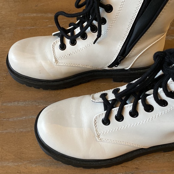 SHEIN White Combat Boots - Picture 4 of 14